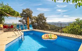 Beautiful home in Algatocín with Outdoor swimming pool, Outdoor swimming pool&5 Bedrooms